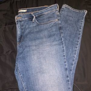 Plus size Levis blue jeans